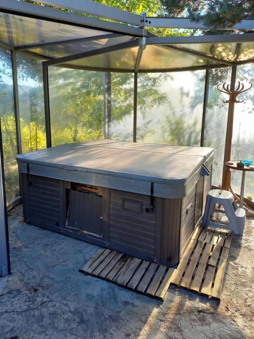Bas De Villa, 2 Terrasses, Piscine, Spa, Sauna... Neffes Exteriér fotografie